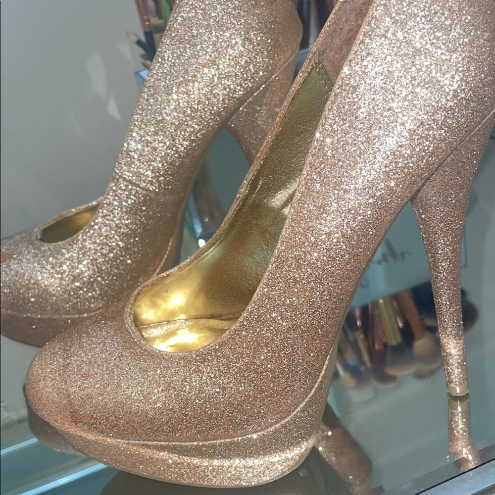 Gold glitter high heel pumps